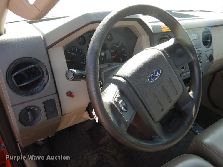 image for item DE4340 2008 Ford F250 Super Duty pickup truck