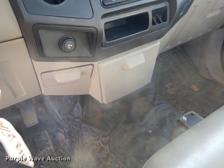 image for item DE4340 2008 Ford F250 Super Duty pickup truck