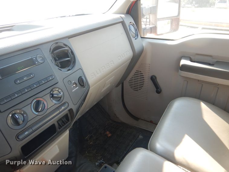 image for item DE4340 2008 Ford F250 Super Duty pickup truck
