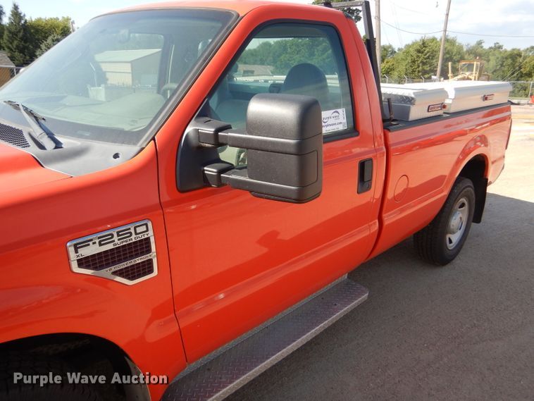 image for item DE4340 2008 Ford F250 Super Duty pickup truck