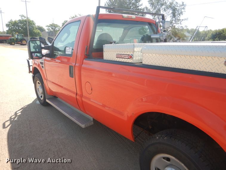image for item DE4340 2008 Ford F250 Super Duty pickup truck