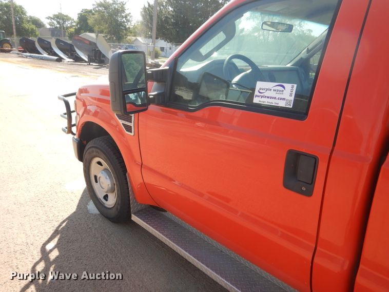 image for item DE4340 2008 Ford F250 Super Duty pickup truck