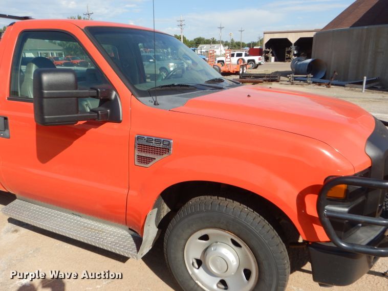 image for item DE4340 2008 Ford F250 Super Duty pickup truck