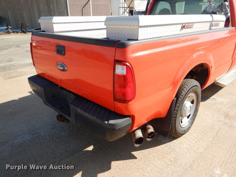 image for item DE4340 2008 Ford F250 Super Duty pickup truck