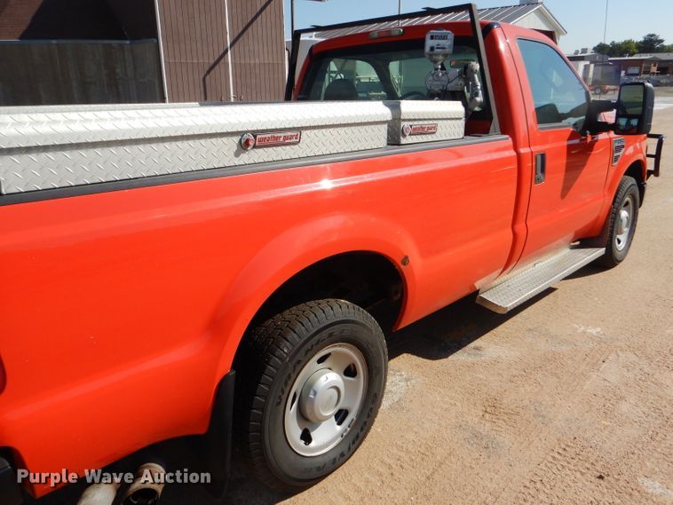 image for item DE4340 2008 Ford F250 Super Duty pickup truck