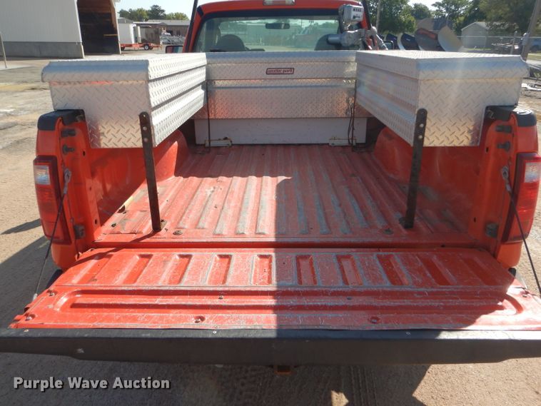 image for item DE4340 2008 Ford F250 Super Duty pickup truck