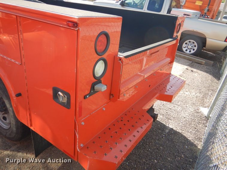 image for item DE4341 2015 Ford F250 Super Duty utility bed pickup truck