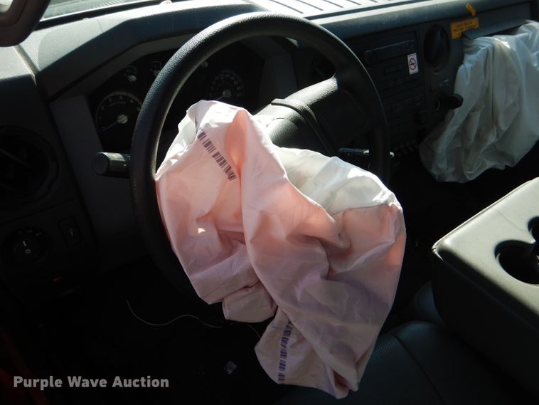 image for item DE4341 2015 Ford F250 Super Duty utility bed pickup truck