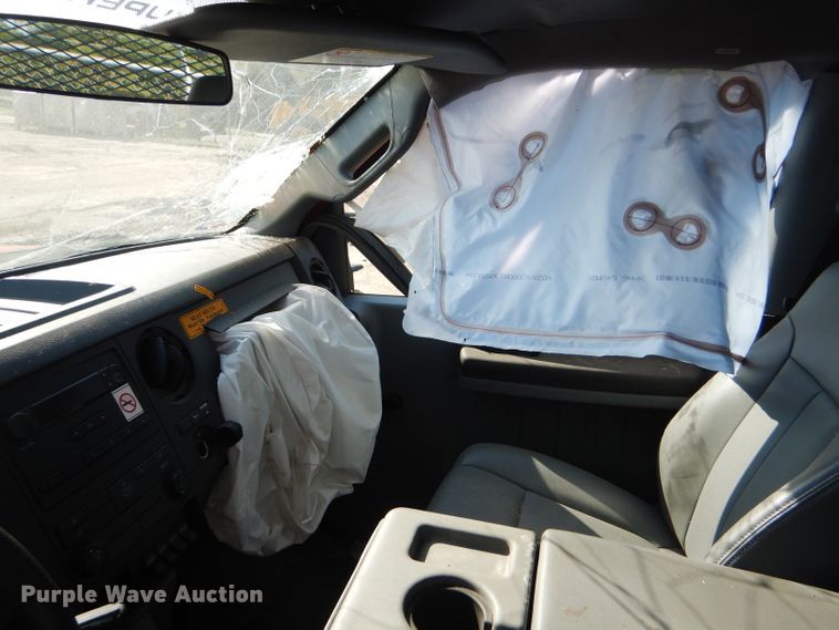 image for item DE4341 2015 Ford F250 Super Duty utility bed pickup truck