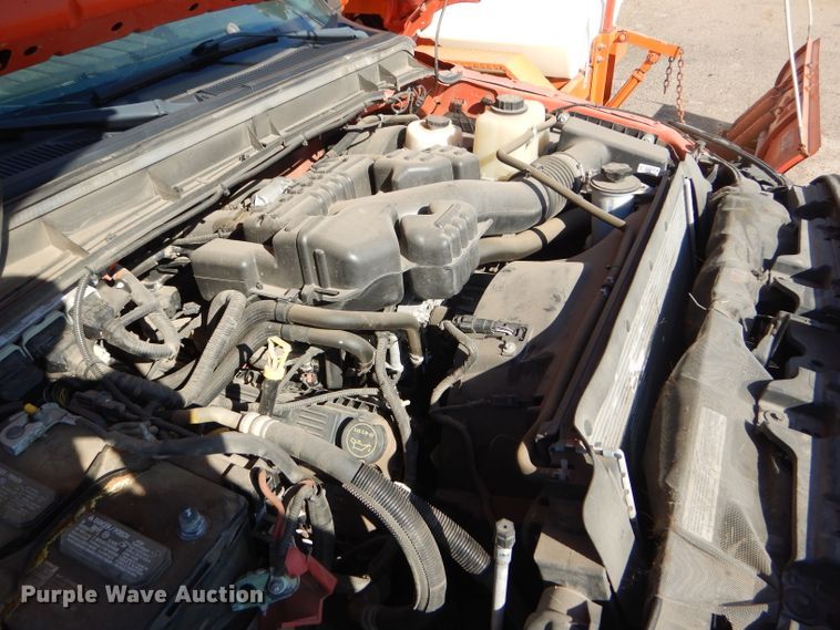 image for item DE4341 2015 Ford F250 Super Duty utility bed pickup truck