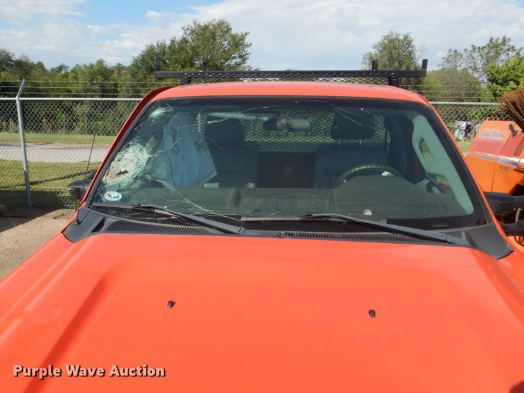 image for item DE4341 2015 Ford F250 Super Duty utility bed pickup truck