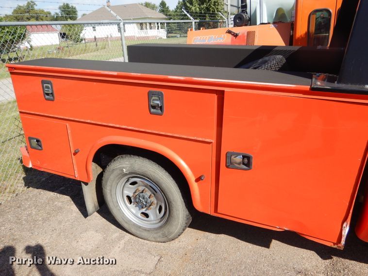 image for item DE4341 2015 Ford F250 Super Duty utility bed pickup truck