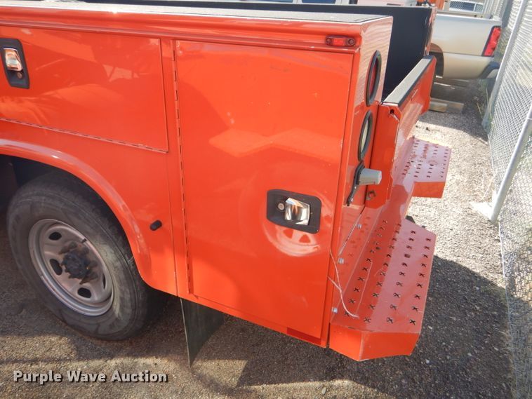 image for item DE4341 2015 Ford F250 Super Duty utility bed pickup truck