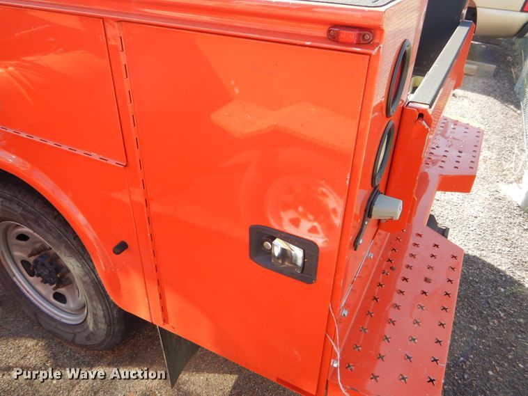 image for item DE4341 2015 Ford F250 Super Duty utility bed pickup truck