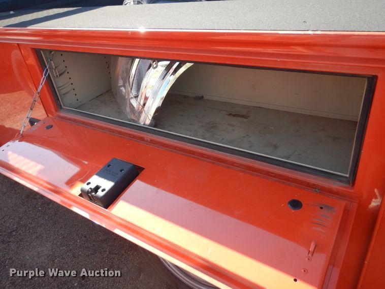 image for item DE4341 2015 Ford F250 Super Duty utility bed pickup truck