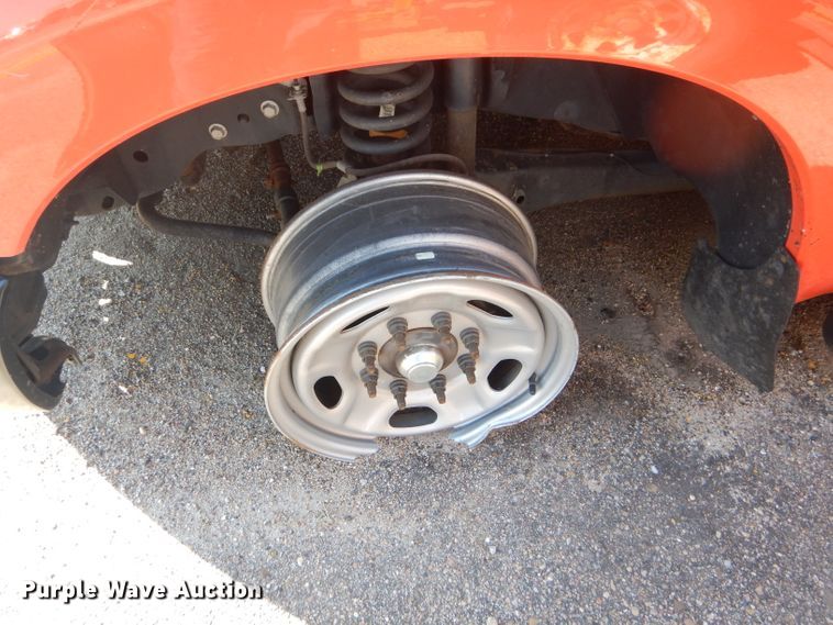 image for item DE4341 2015 Ford F250 Super Duty utility bed pickup truck