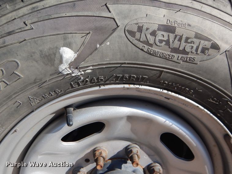 image for item DE4341 2015 Ford F250 Super Duty utility bed pickup truck