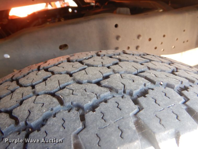 image for item DE4341 2015 Ford F250 Super Duty utility bed pickup truck