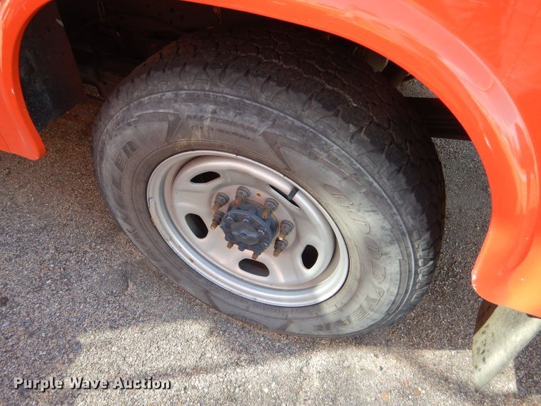 image for item DE4341 2015 Ford F250 Super Duty utility bed pickup truck