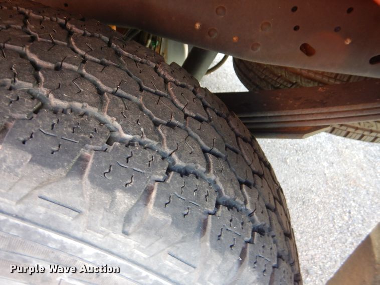 image for item DE4341 2015 Ford F250 Super Duty utility bed pickup truck