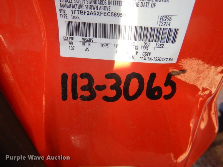 image for item DE4341 2015 Ford F250 Super Duty utility bed pickup truck