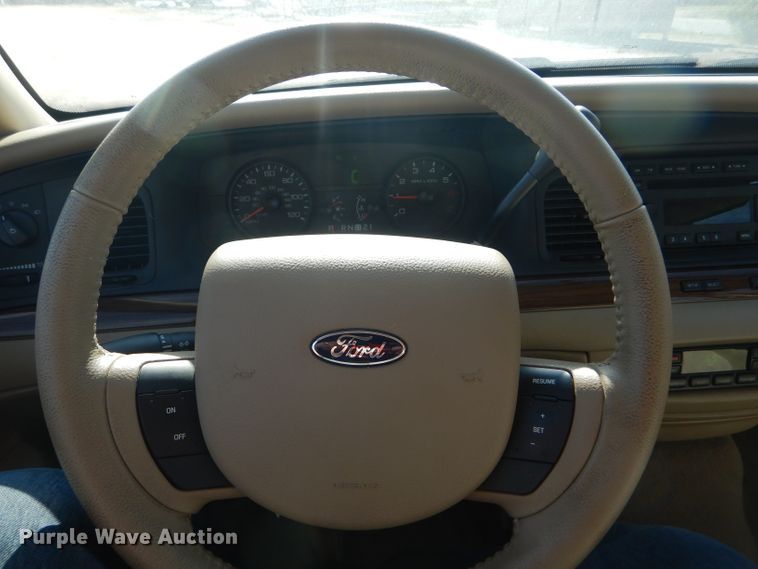 image for item DE4342 2009 Ford Crown Victoria
