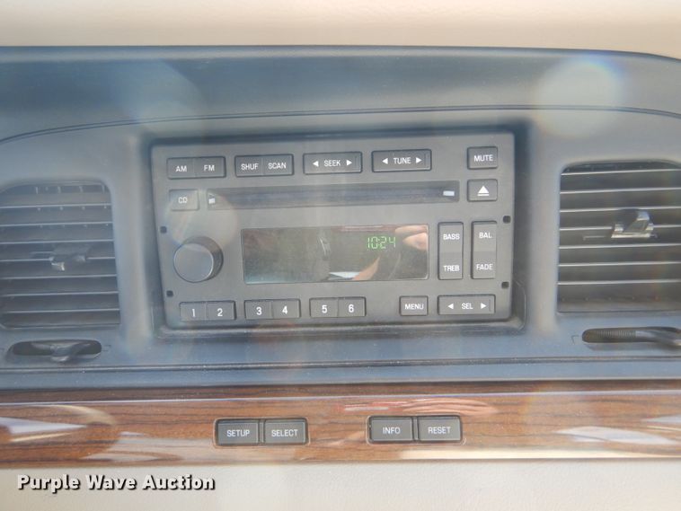 image for item DE4342 2009 Ford Crown Victoria