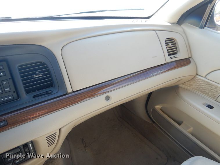 image for item DE4342 2009 Ford Crown Victoria