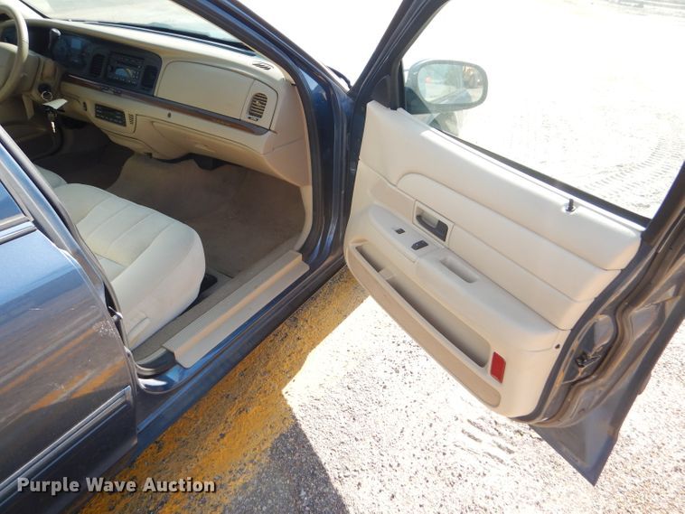 image for item DE4342 2009 Ford Crown Victoria