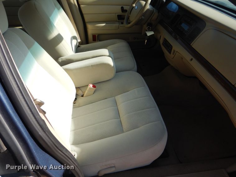 image for item DE4342 2009 Ford Crown Victoria