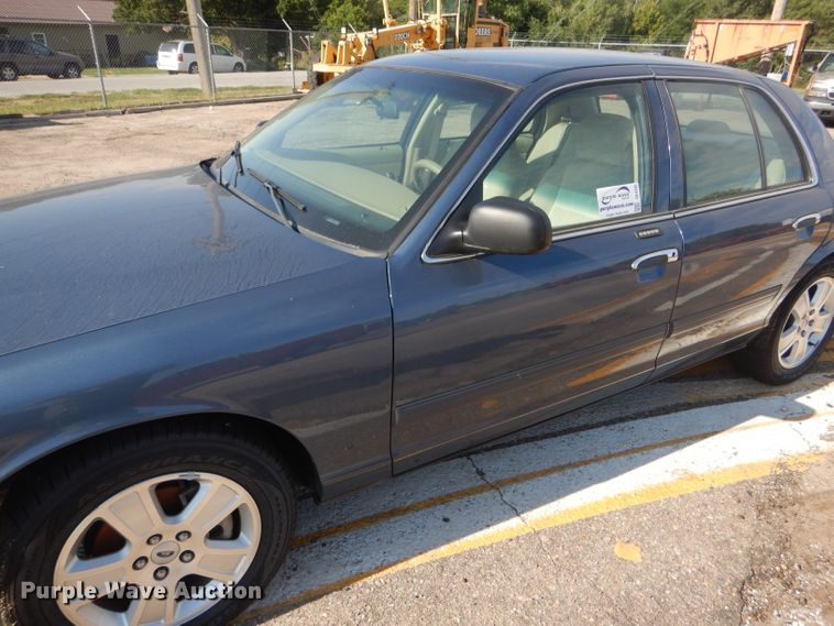 image for item DE4342 2009 Ford Crown Victoria