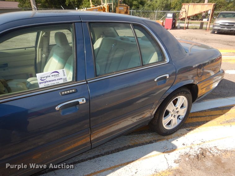 image for item DE4342 2009 Ford Crown Victoria