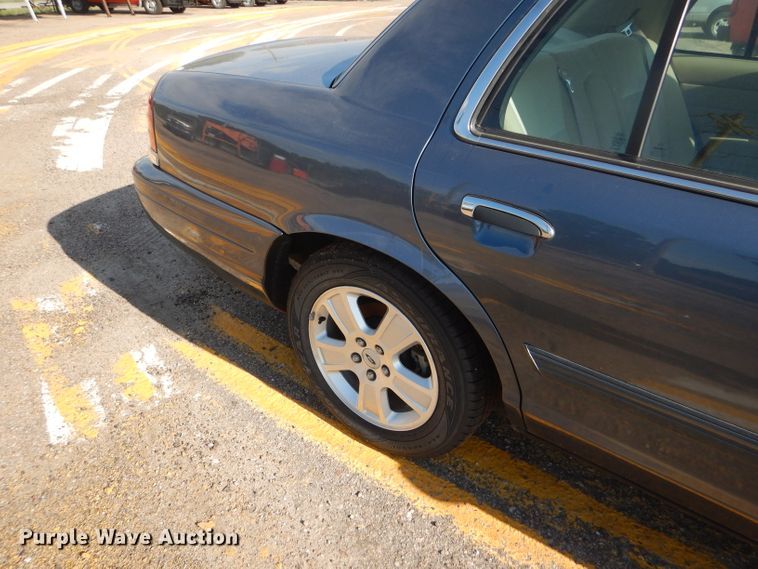 image for item DE4342 2009 Ford Crown Victoria
