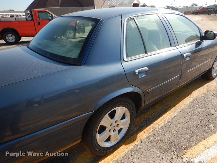image for item DE4342 2009 Ford Crown Victoria