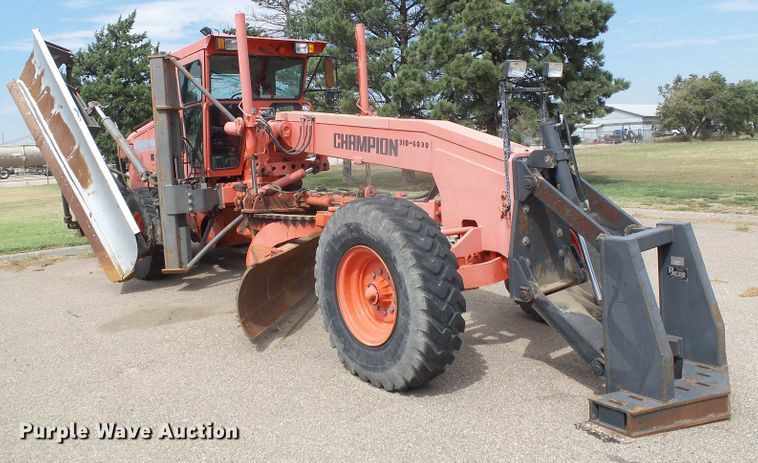image for item DG0197 2001 Champion 710A motor grader