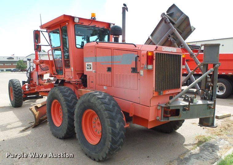 image for item DG0197 2001 Champion 710A motor grader