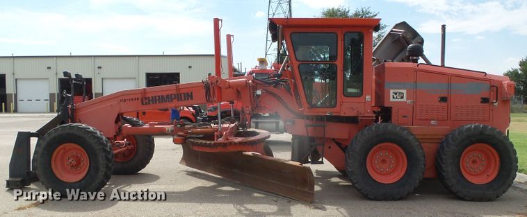 image for item DG0197 2001 Champion 710A motor grader
