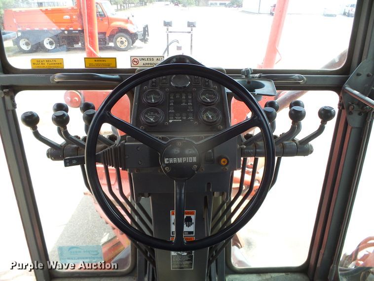 image for item DG0197 2001 Champion 710A motor grader