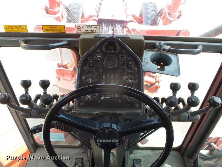 image for item DG0197 2001 Champion 710A motor grader