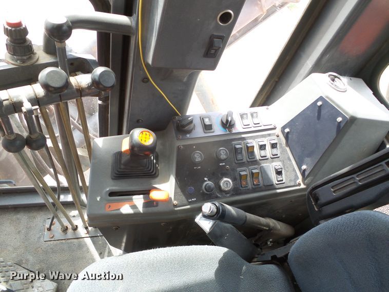 image for item DG0197 2001 Champion 710A motor grader