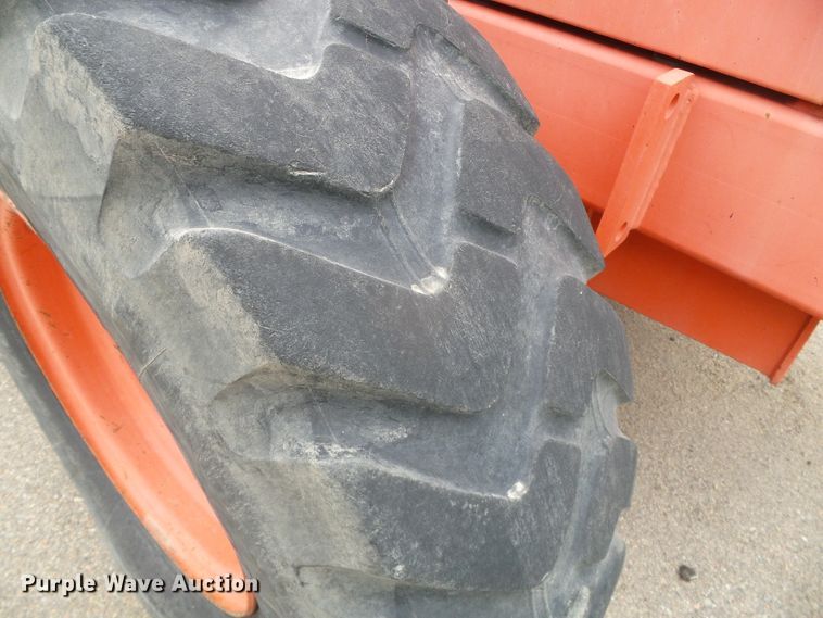 image for item DG0197 2001 Champion 710A motor grader