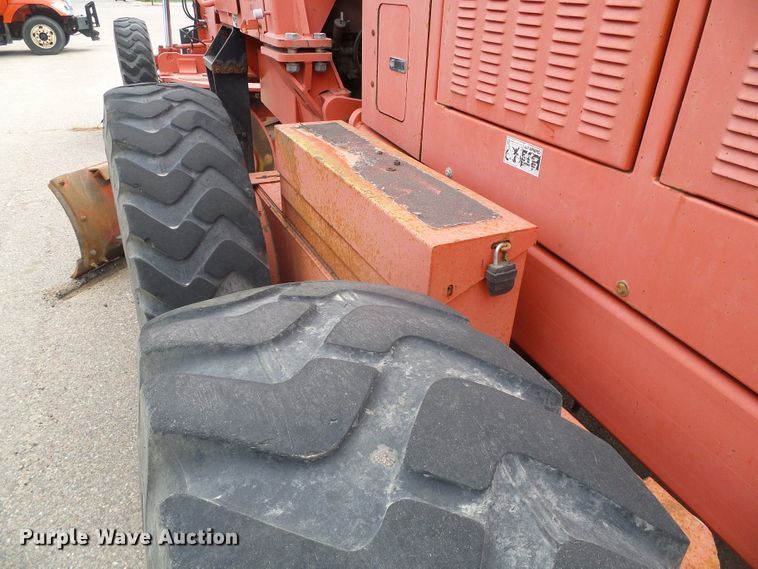 image for item DG0197 2001 Champion 710A motor grader