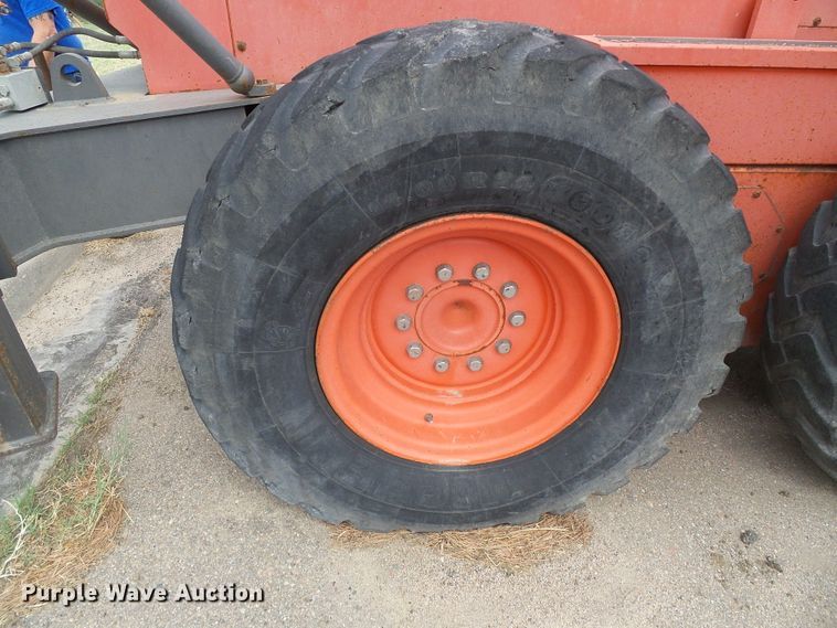 image for item DG0197 2001 Champion 710A motor grader