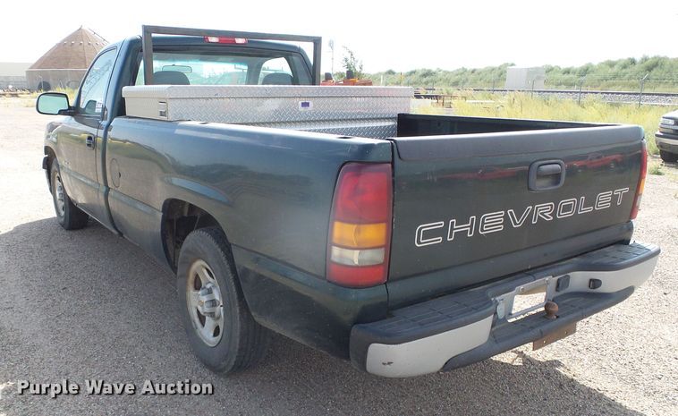 image for item DG0201 2002 Chevrolet Silverado 1500 pickup truck