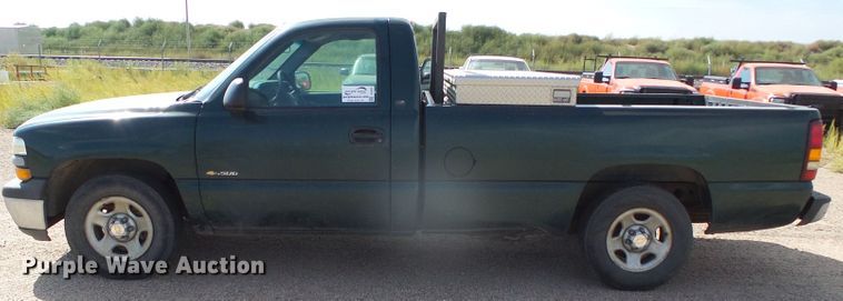 image for item DG0201 2002 Chevrolet Silverado 1500 pickup truck