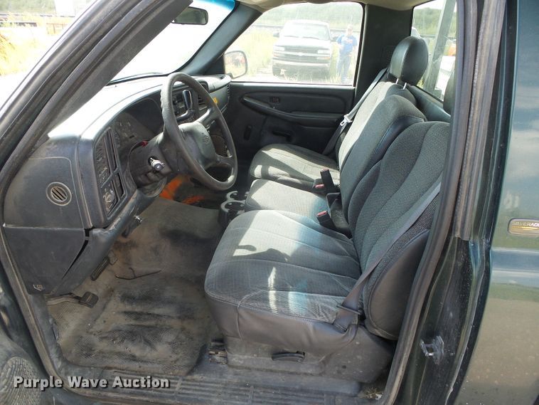 image for item DG0201 2002 Chevrolet Silverado 1500 pickup truck