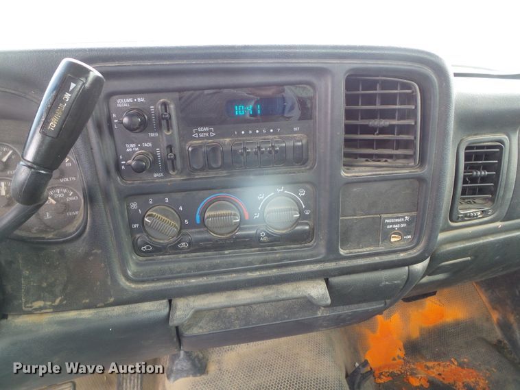 image for item DG0201 2002 Chevrolet Silverado 1500 pickup truck