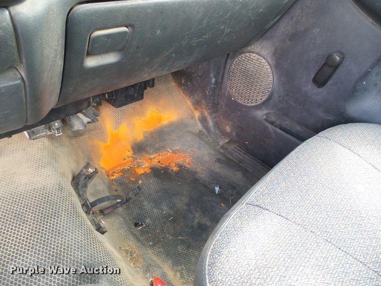 image for item DG0201 2002 Chevrolet Silverado 1500 pickup truck