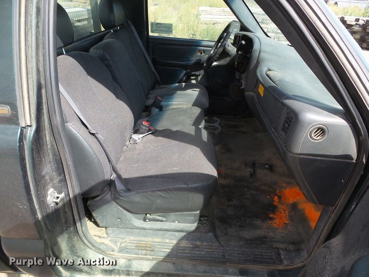 image for item DG0201 2002 Chevrolet Silverado 1500 pickup truck