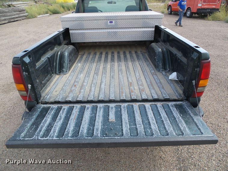 image for item DG0201 2002 Chevrolet Silverado 1500 pickup truck